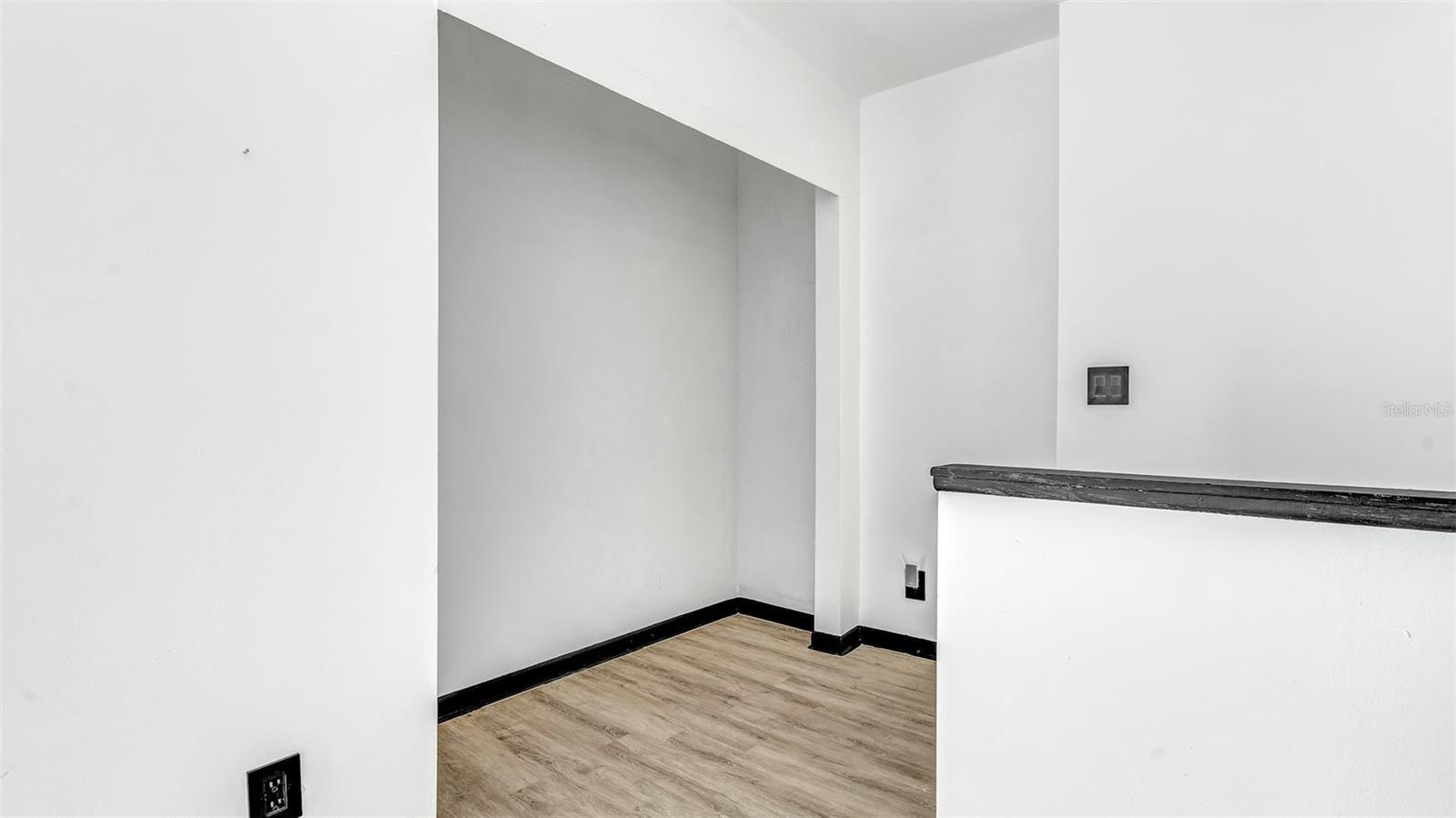 Image 21 of 37 For 8800 Bardmoor Boulevard 12