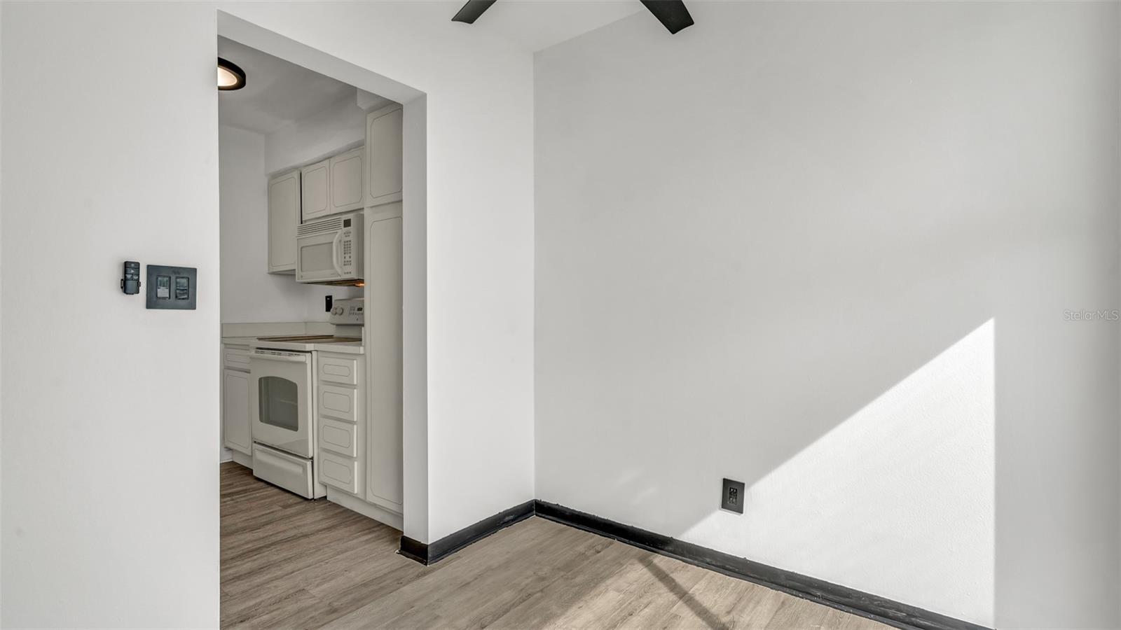 Image 9 of 37 For 8800 Bardmoor Boulevard 12