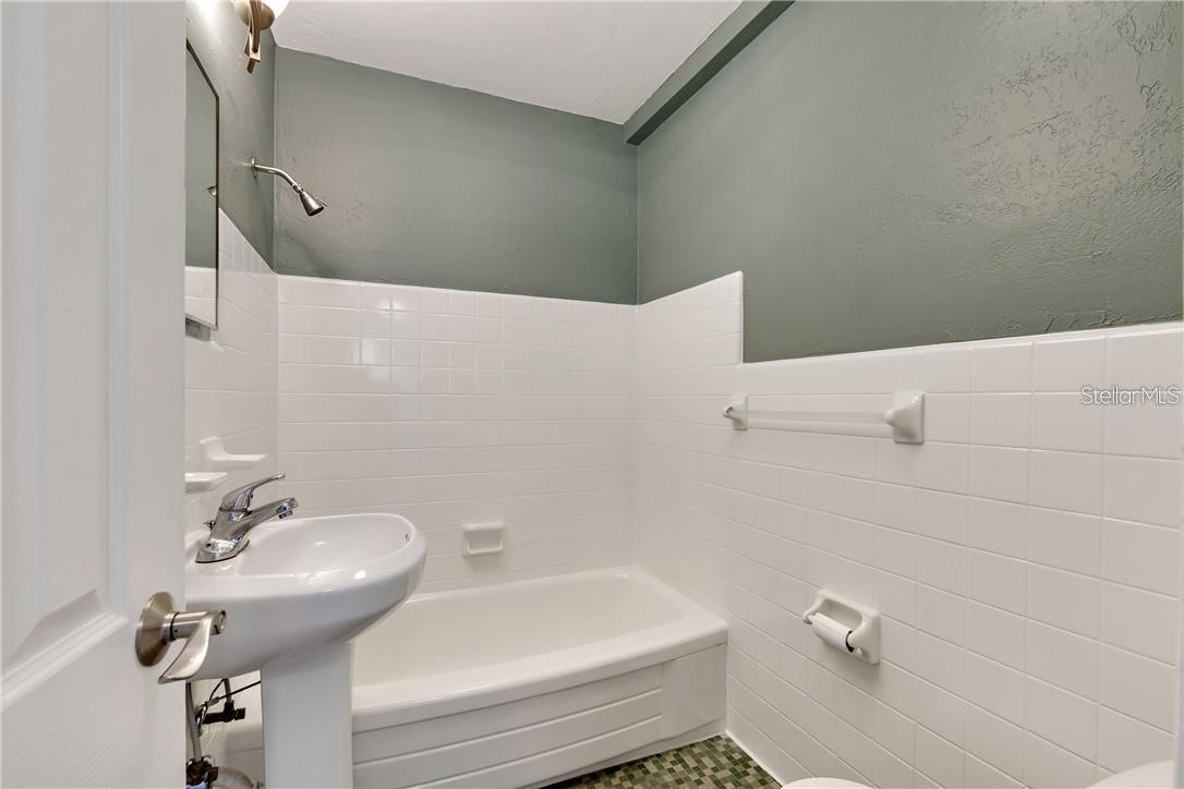 Image 14 of 37 For 3315 58th Avenue S 615