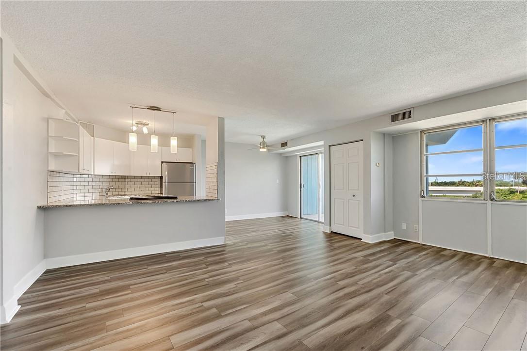 Image 19 of 37 For 3315 58th Avenue S 615