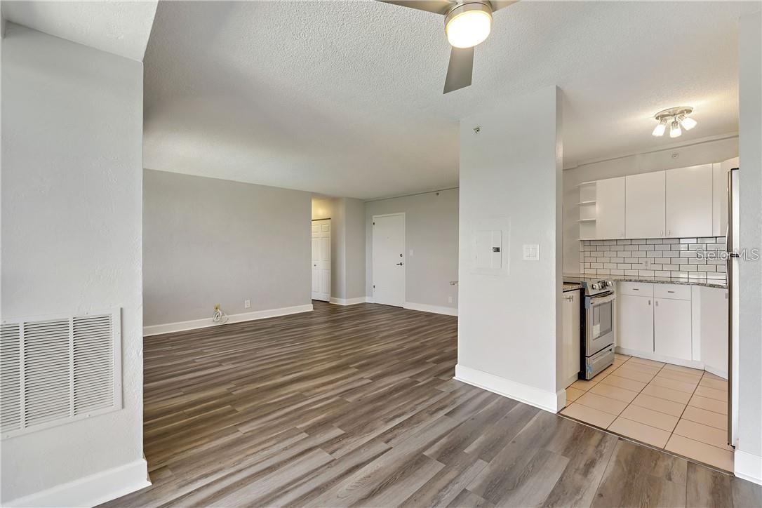 Image 23 of 37 For 3315 58th Avenue S 615