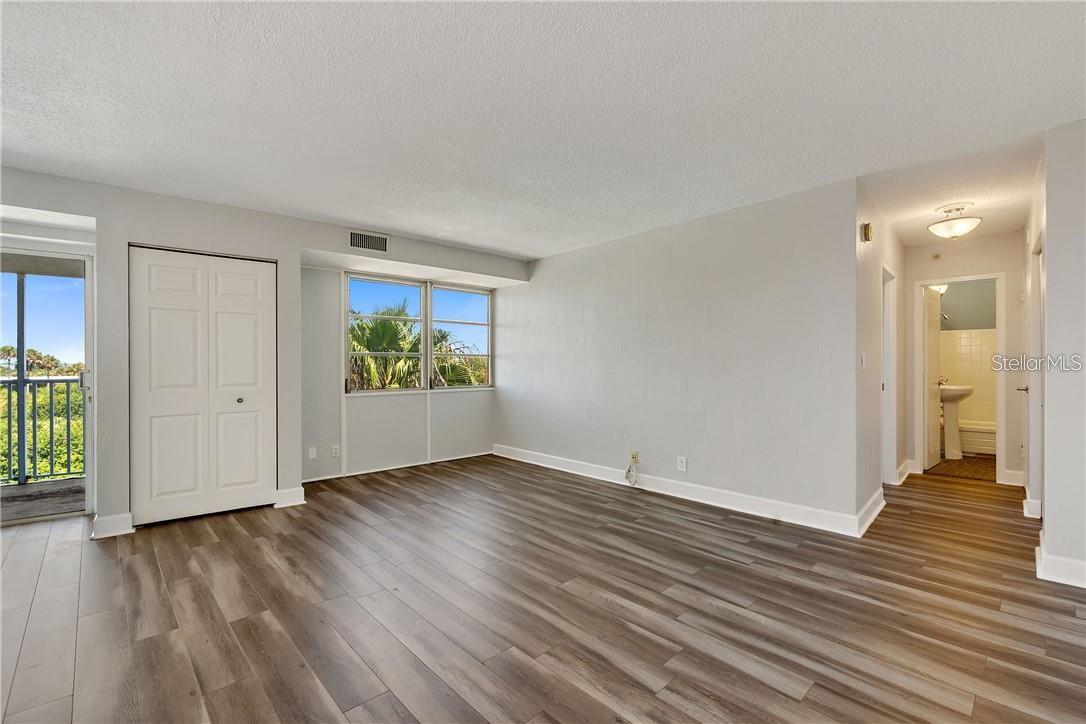 Image 24 of 37 For 3315 58th Avenue S 615