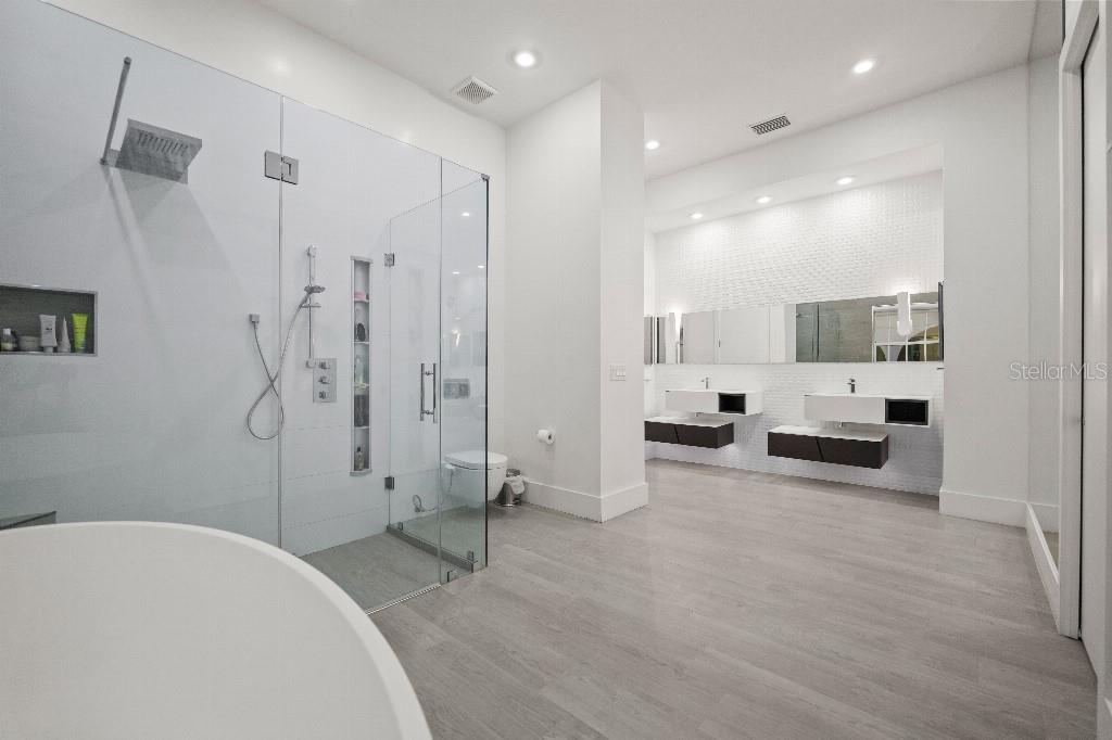 Image 29 of 50 For 19002 Deer Point Place