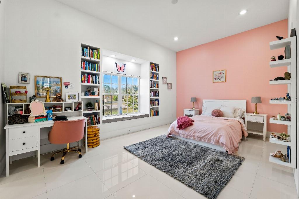 Image 33 of 50 For 19002 Deer Point Place