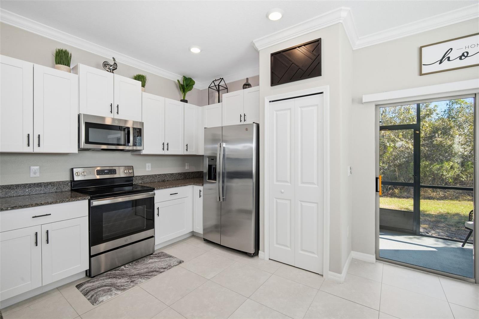 Image 20 of 41 For 1488 Cassius Street