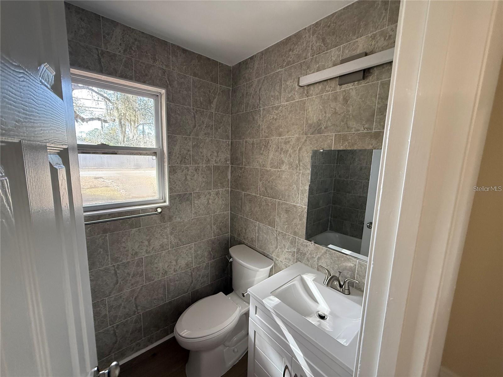 Image 28 of 39 For 920 Kings Estate Road