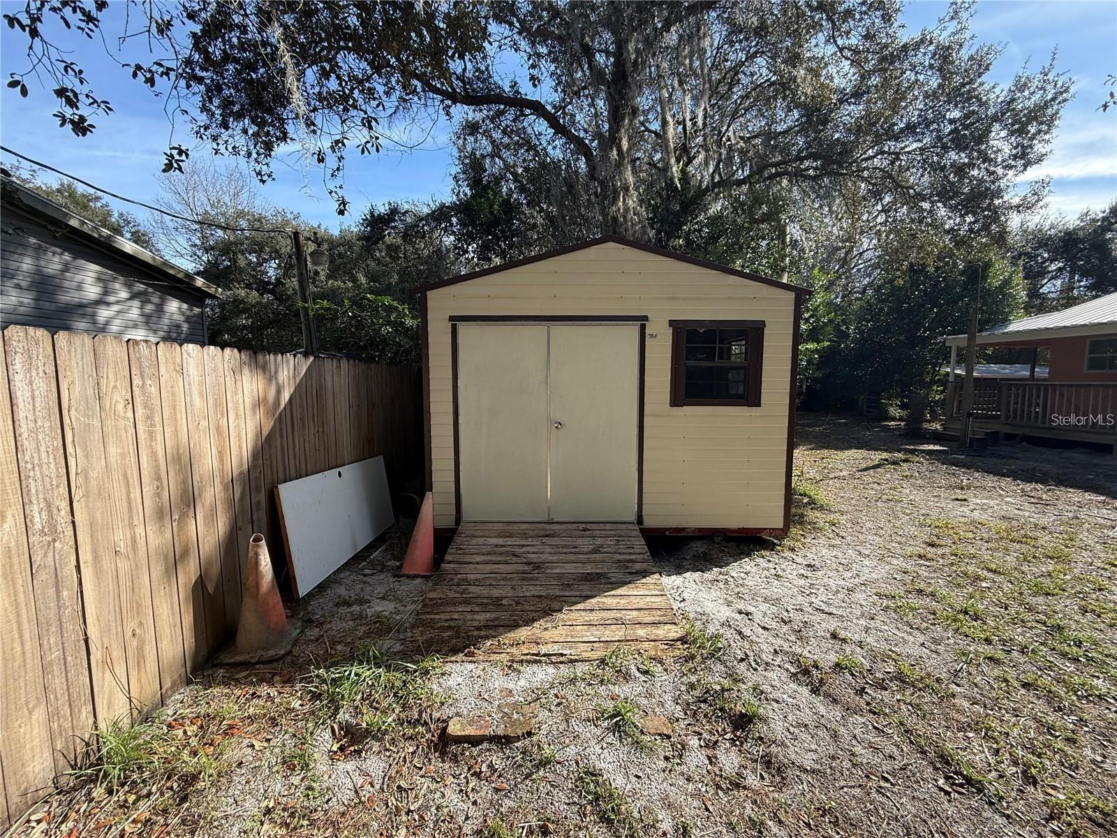 Image 8 of 39 For 920 Kings Estate Road