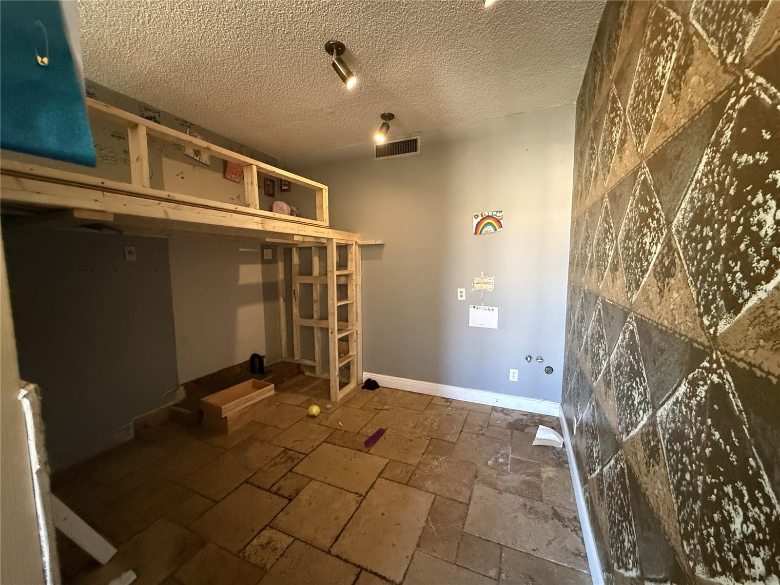 Image 6 of 15 For 5820 Church Avenue 446