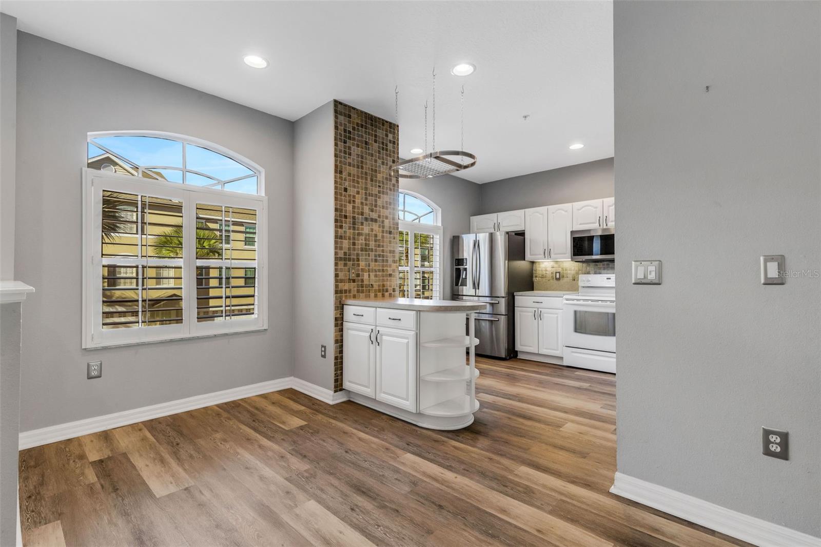 Image 5 of 69 For 3107 Oyster Bayou Way