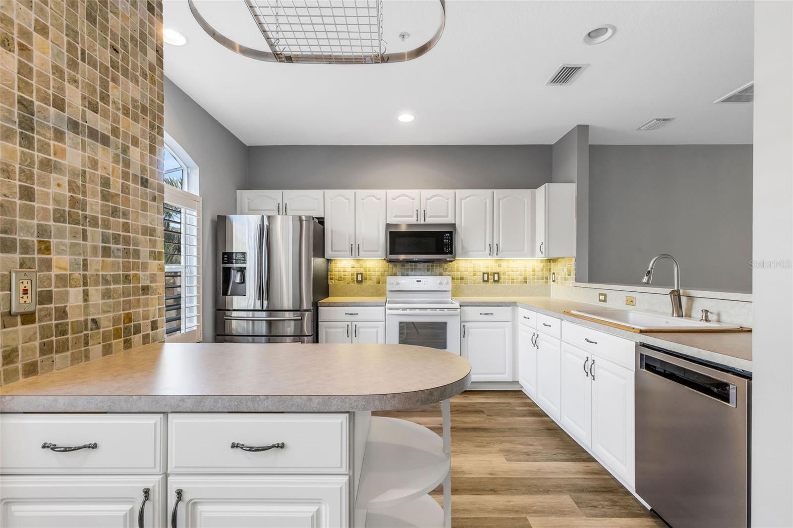 Image 7 of 69 For 3107 Oyster Bayou Way