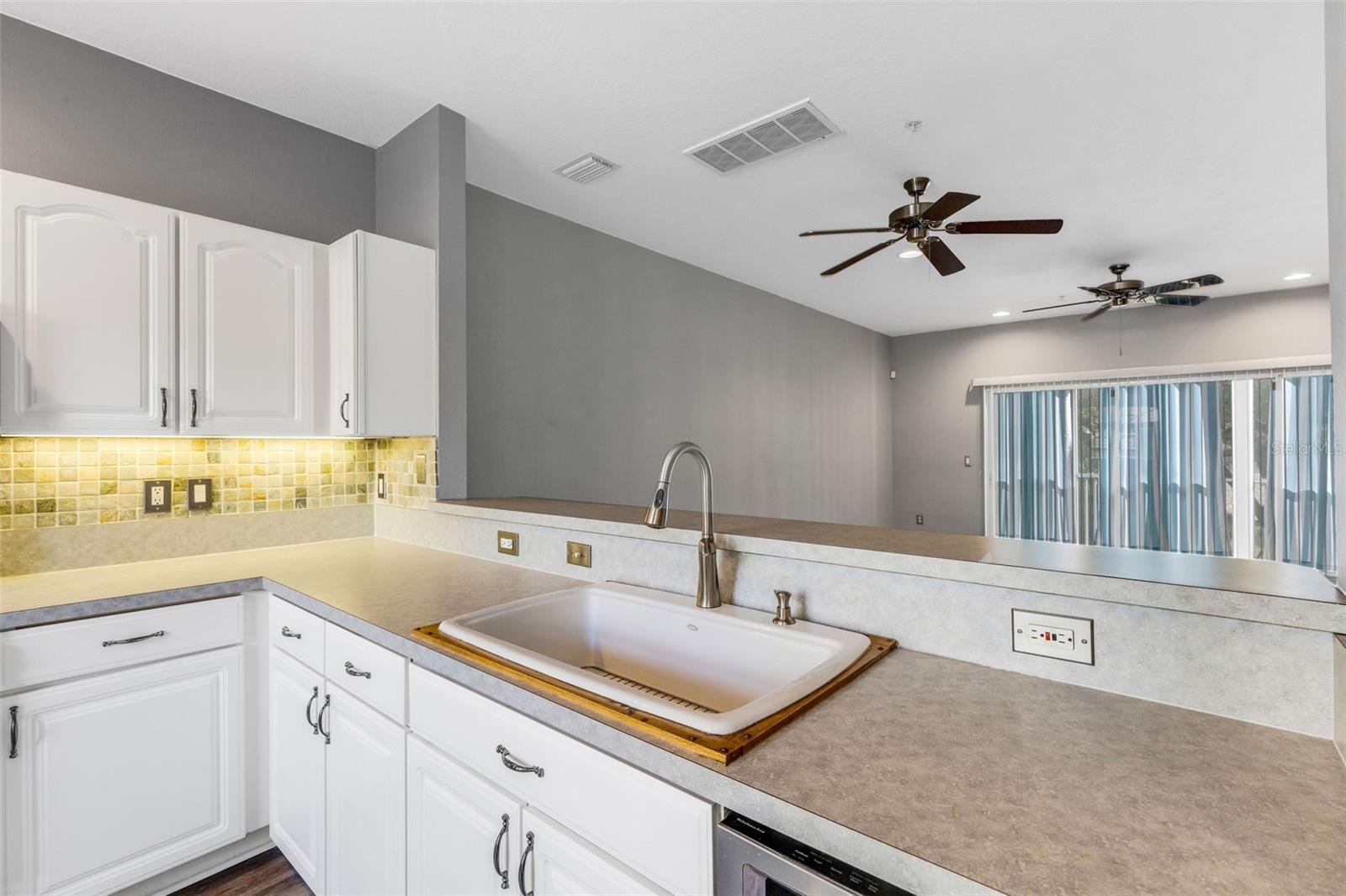 Image 8 of 69 For 3107 Oyster Bayou Way