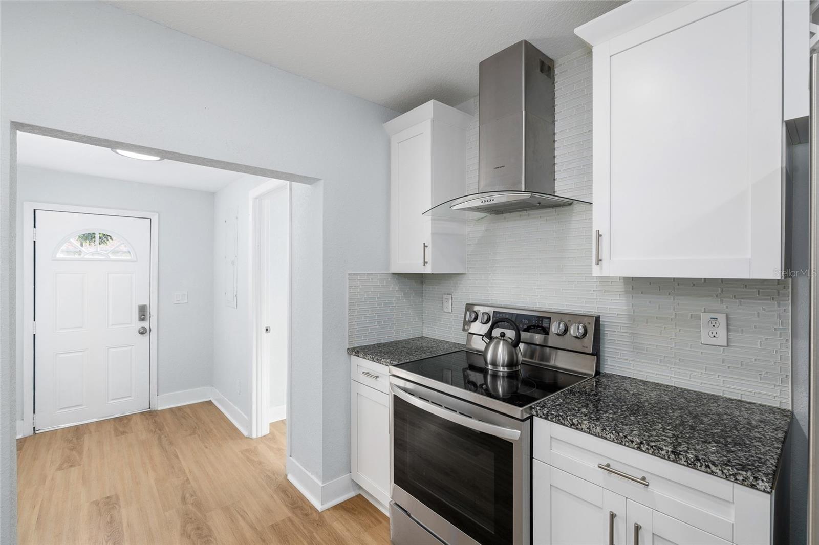 Image 12 of 40 For 2606 Henry Avenue