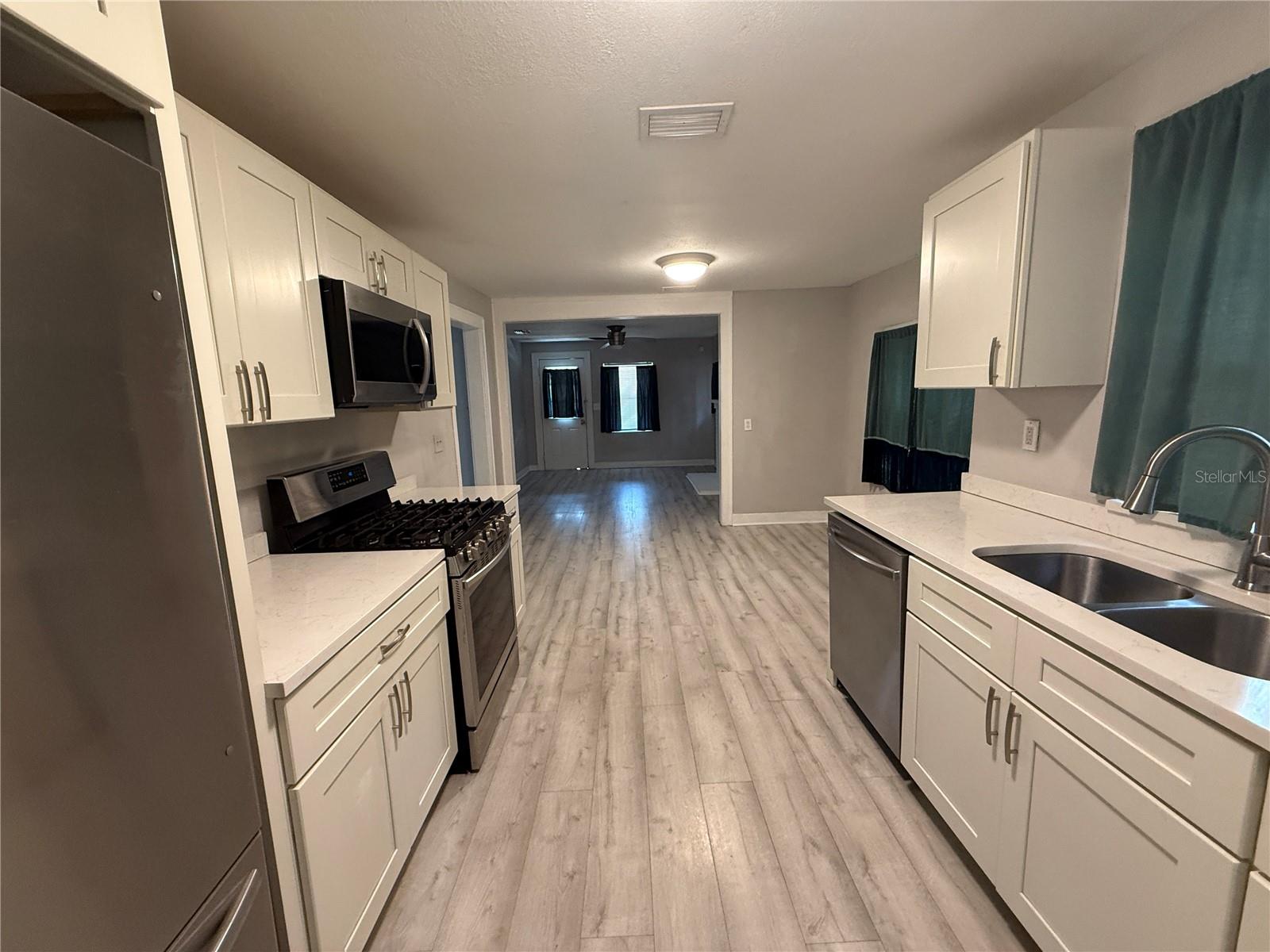 Image 12 of 23 For 2221 23rd Avenue S