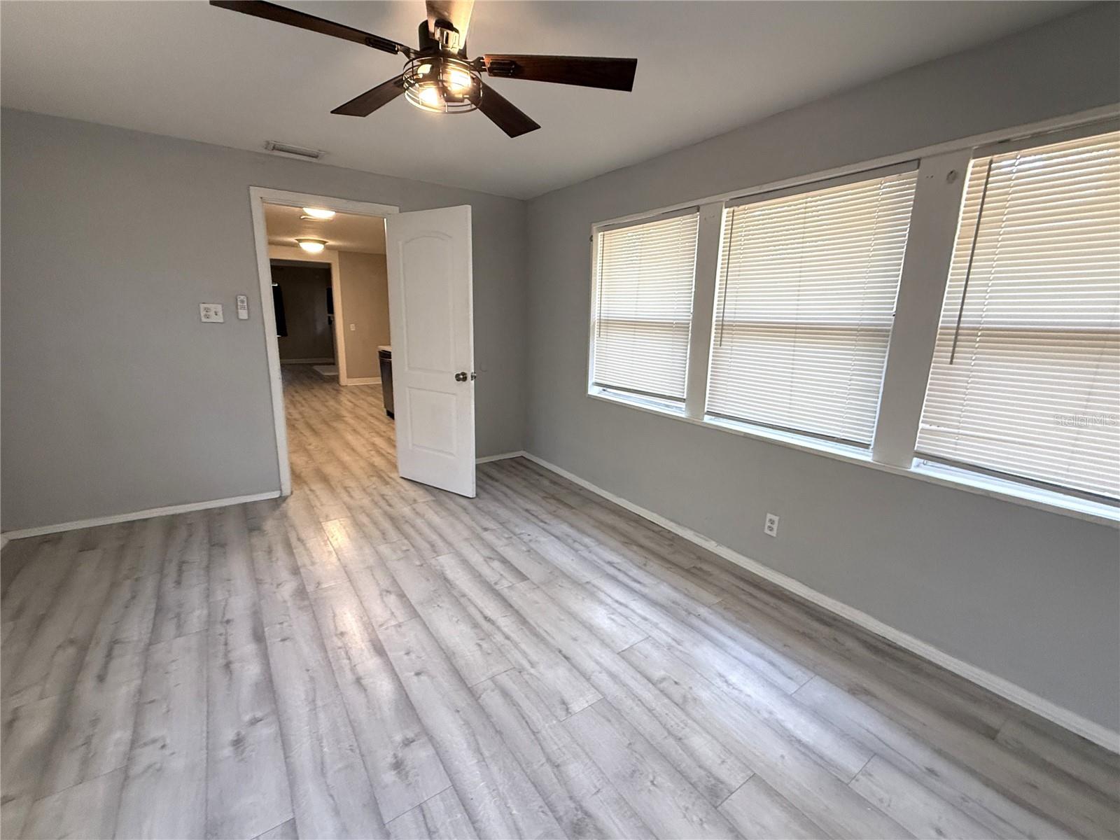 Image 14 of 23 For 2221 23rd Avenue S