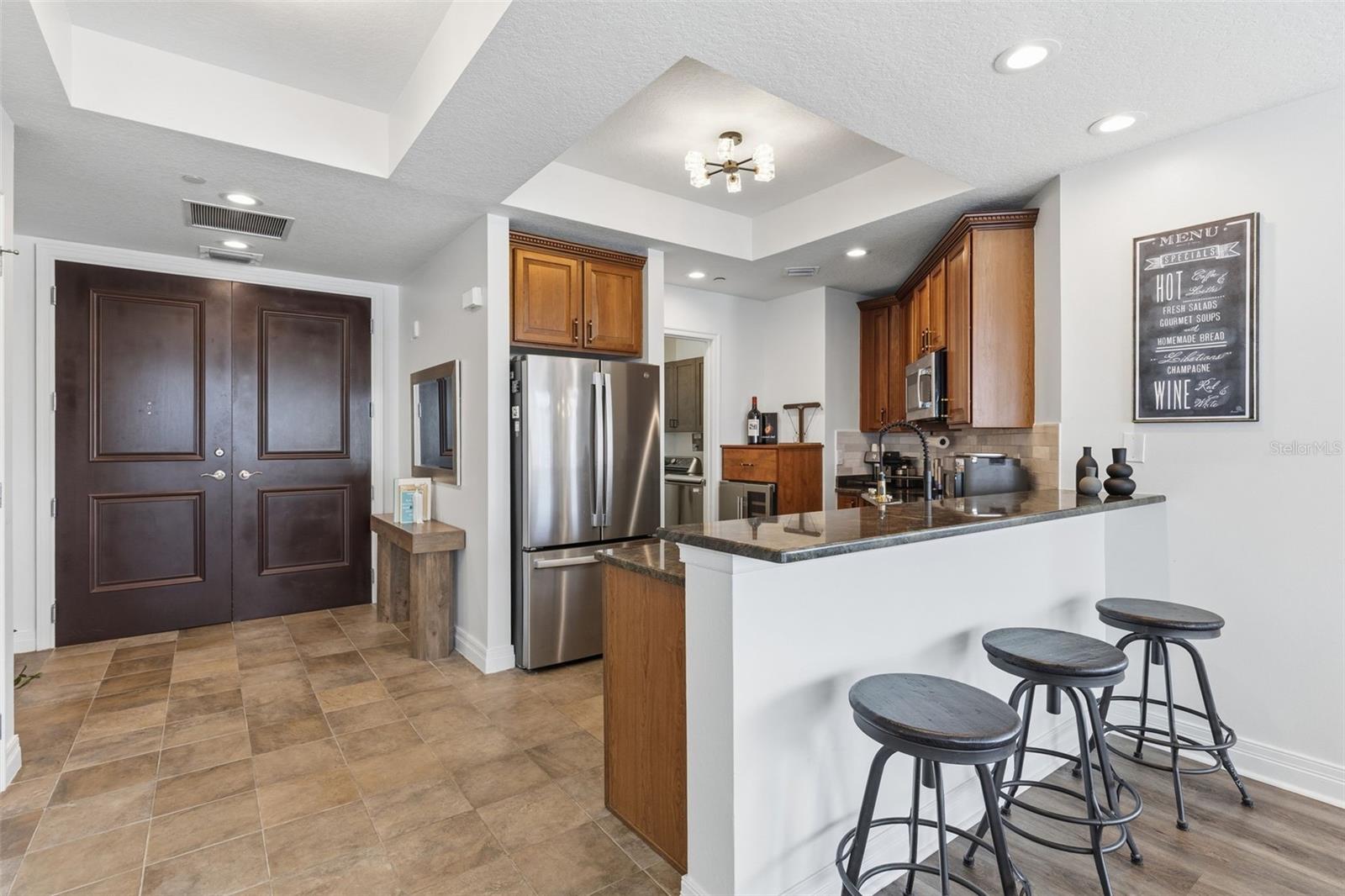 Listing photo id 6 for 449 12th Street 604