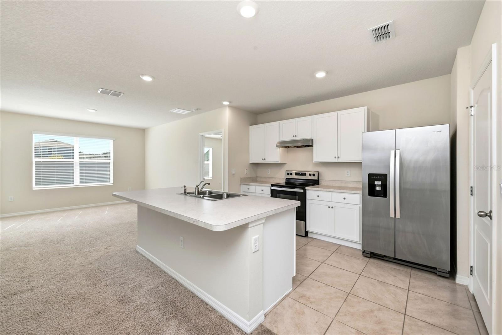 Image 15 of 35 For 2725 Dumont Lane