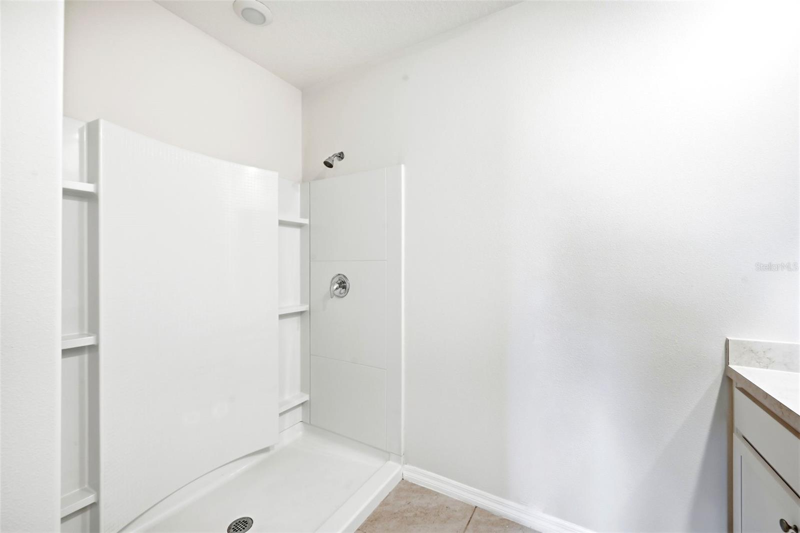 Image 28 of 35 For 2725 Dumont Lane