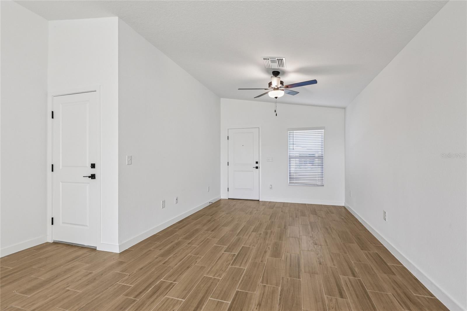 Image 2 of 7 For 5255 Cap Road