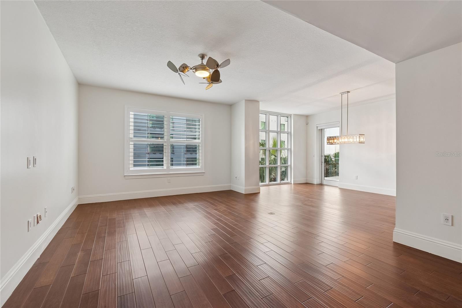 Listing photo id 8 for 1227 Madison Street 503