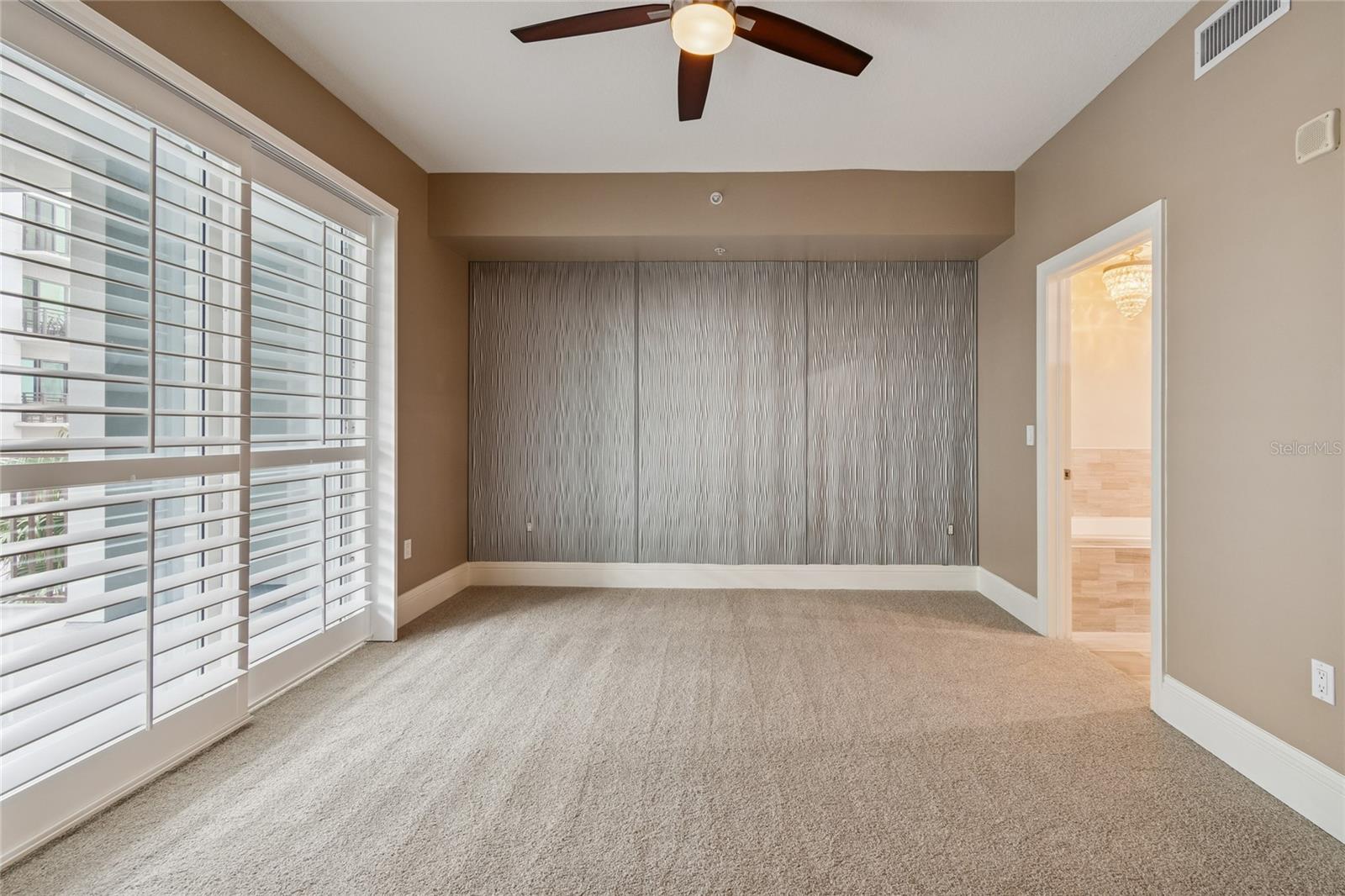 Listing photo id 21 for 1227 Madison Street 503