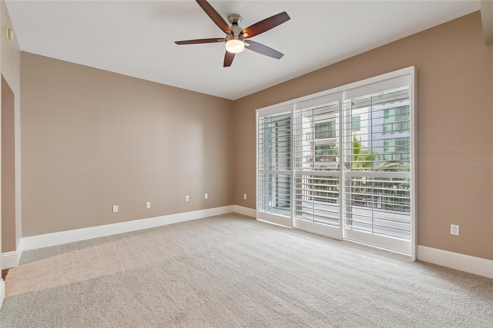 Listing photo id 24 for 1227 Madison Street 503