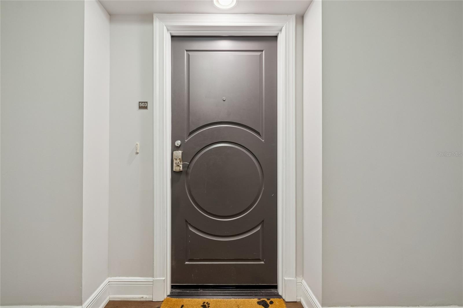 Listing photo id 1 for 1227 Madison Street 503