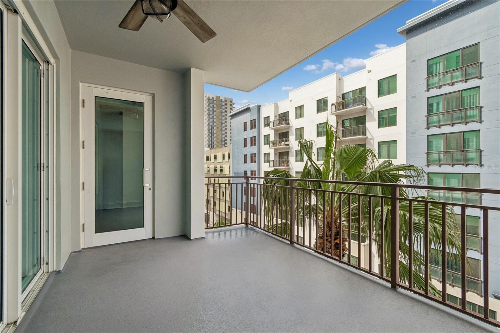 Listing photo id 40 for 1227 Madison Street 503