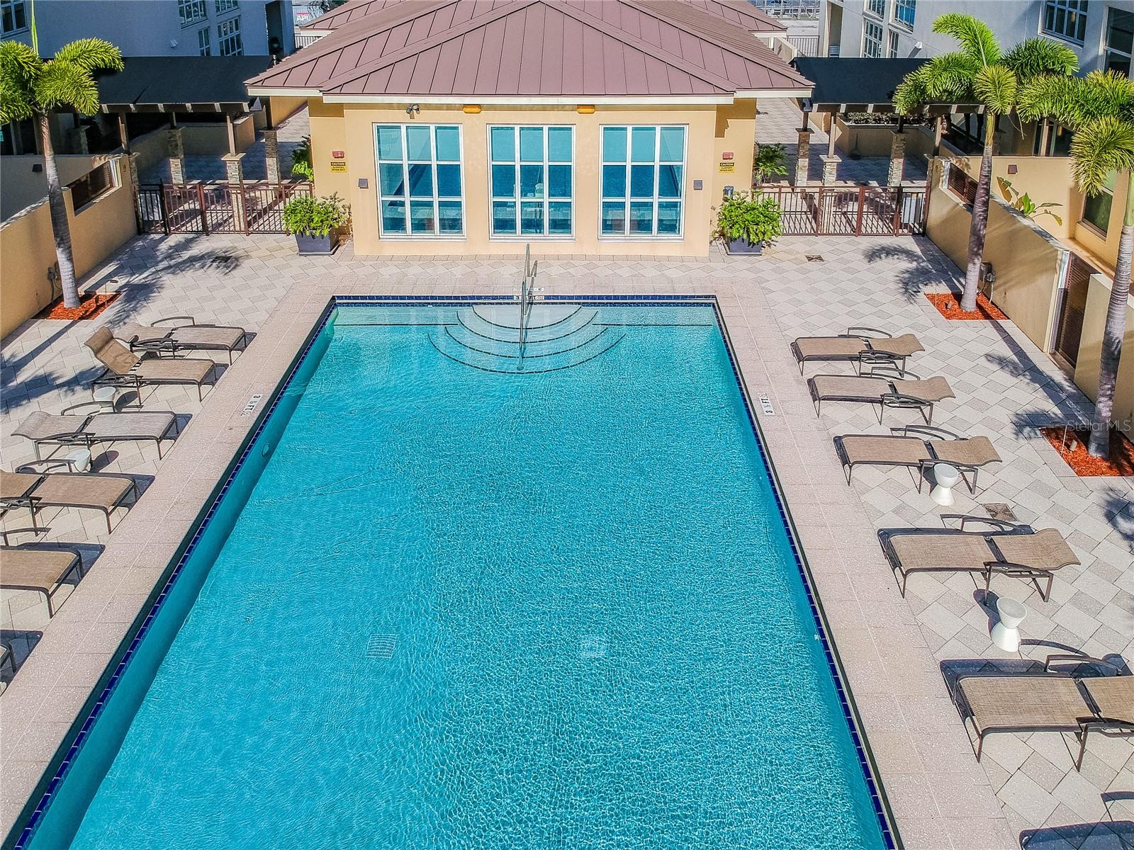 Listing photo id 46 for 1227 Madison Street 503