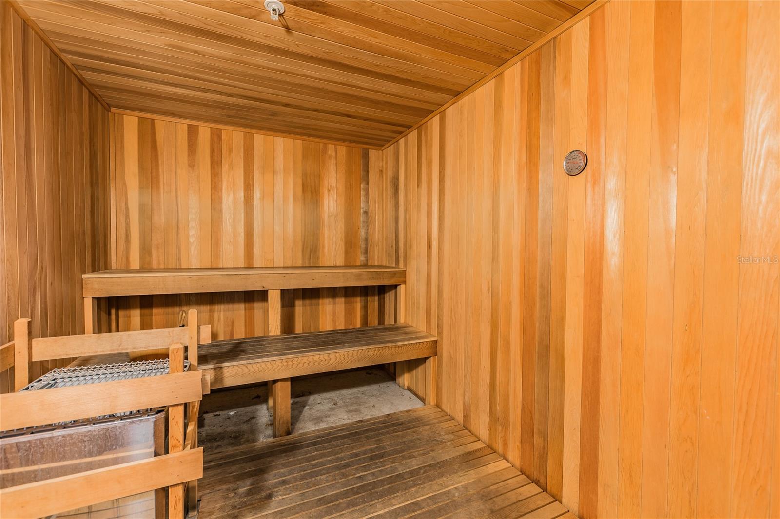 Listing photo id 48 for 1227 Madison Street 503