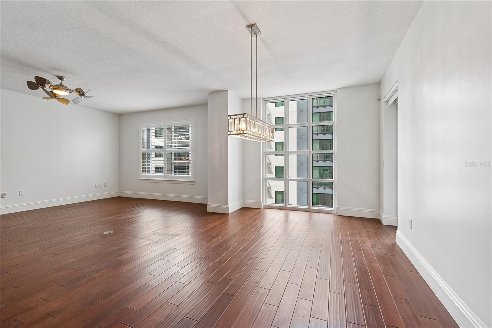 Listing photo id 6 for 1227 Madison Street 503