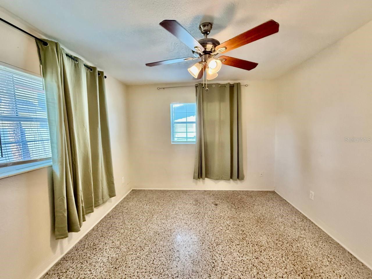 Image 13 of 21 For 257 38th Avenue Se