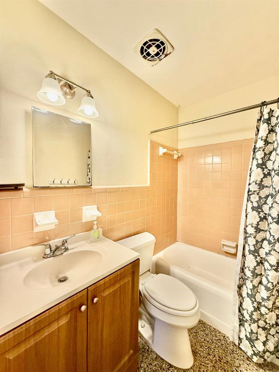 Image 15 of 21 For 257 38th Avenue Se