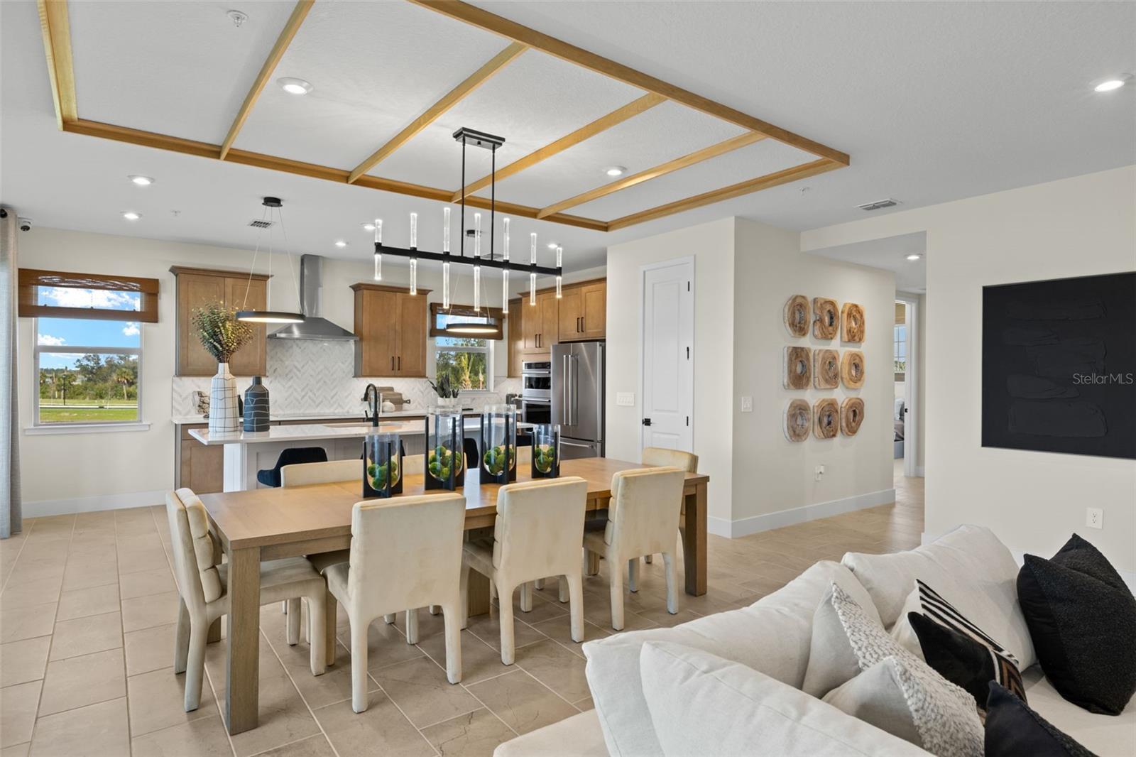 Image 15 of 51 For 12834 Jade Empress Loop 202