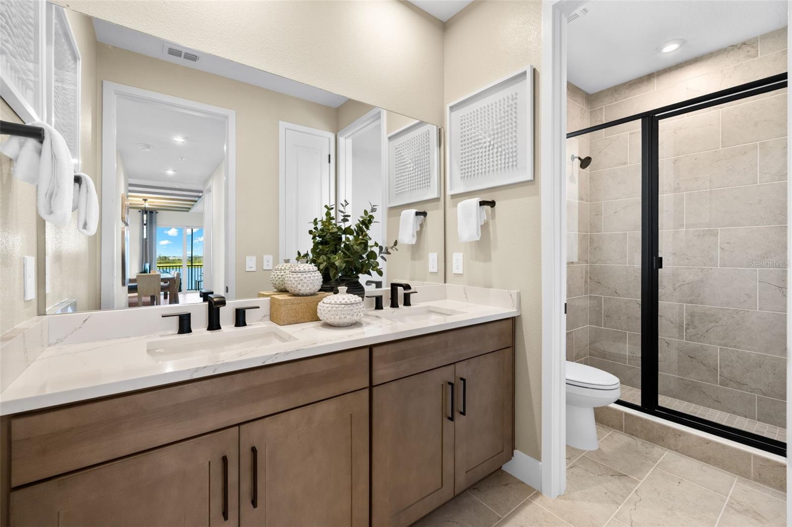 Image 31 of 51 For 12834 Jade Empress Loop 202