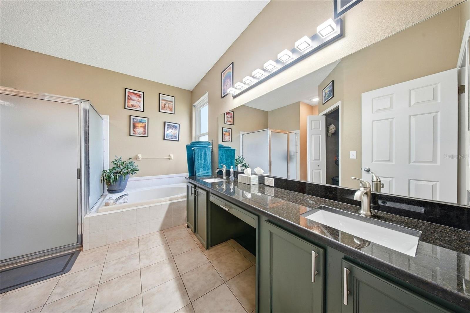 Image 27 of 63 For 18212 Brookpark Drive