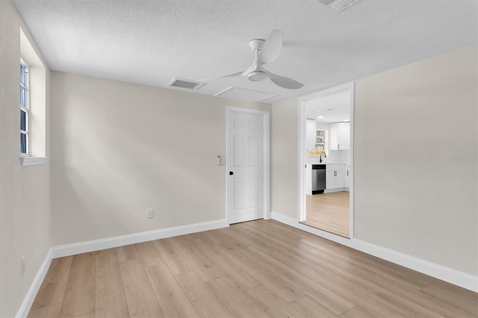 Image 11 of 31 For 4652 Kennedy Drive