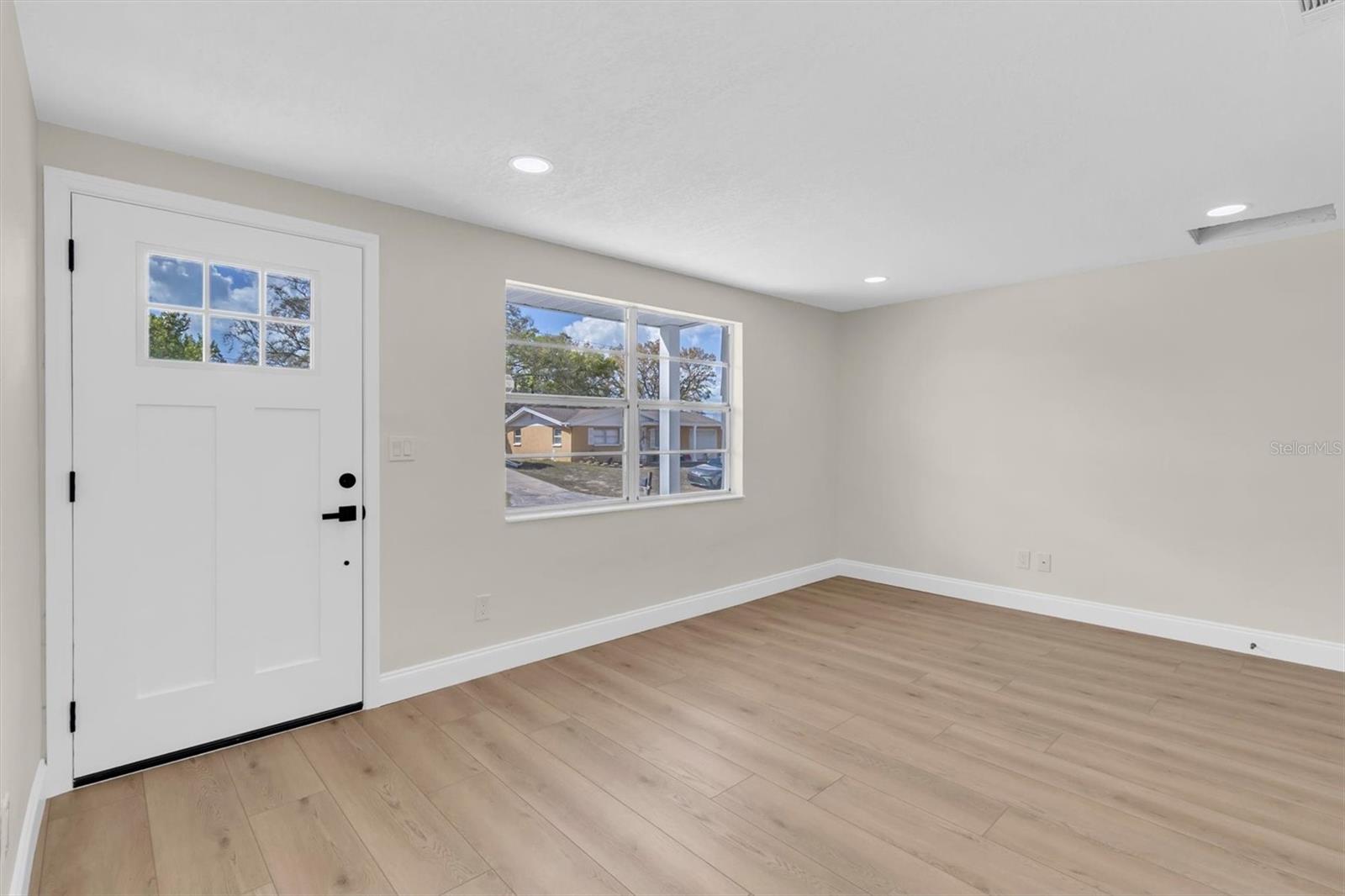 Image 3 of 31 For 4652 Kennedy Drive