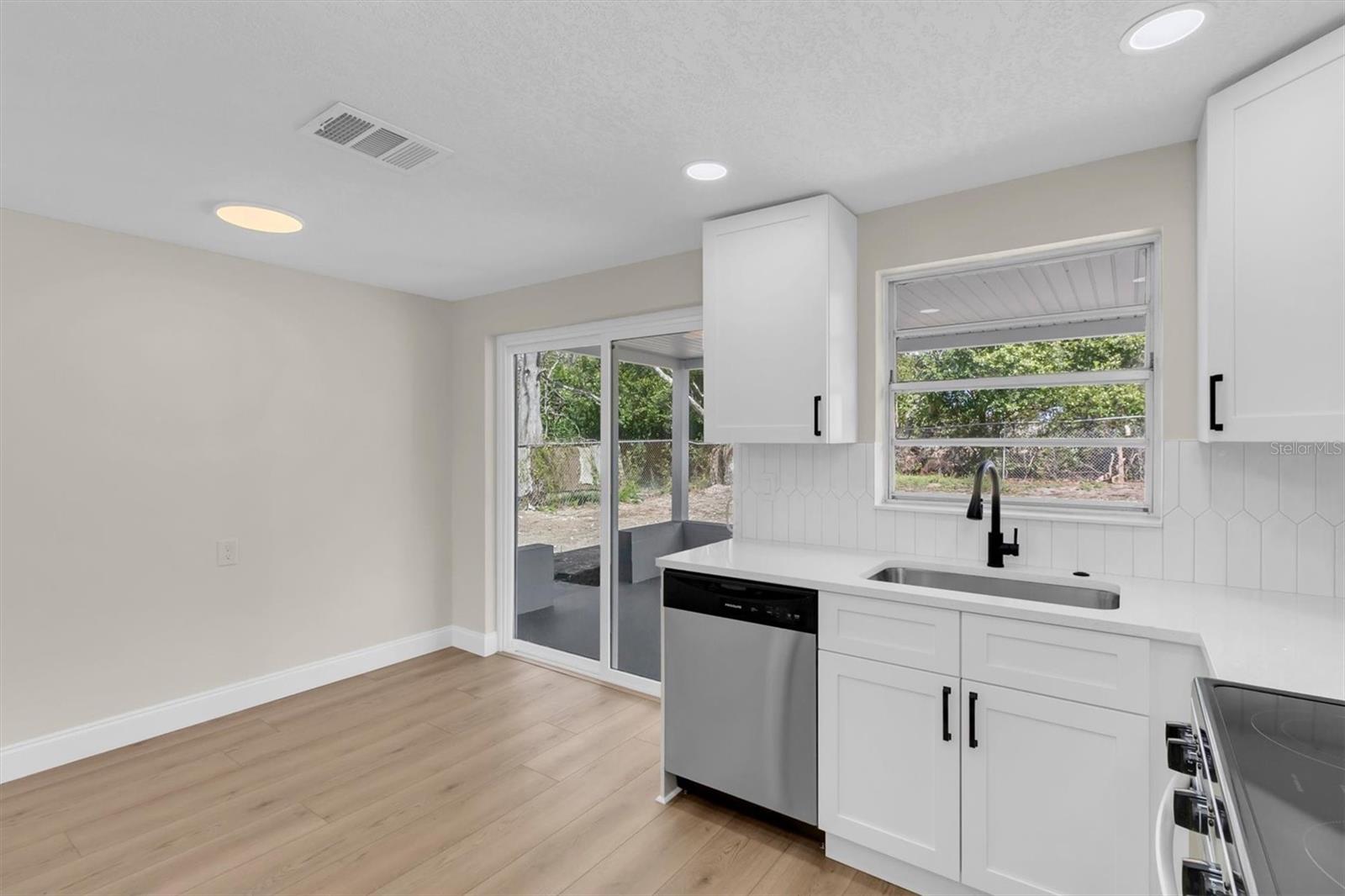 Image 9 of 31 For 4652 Kennedy Drive