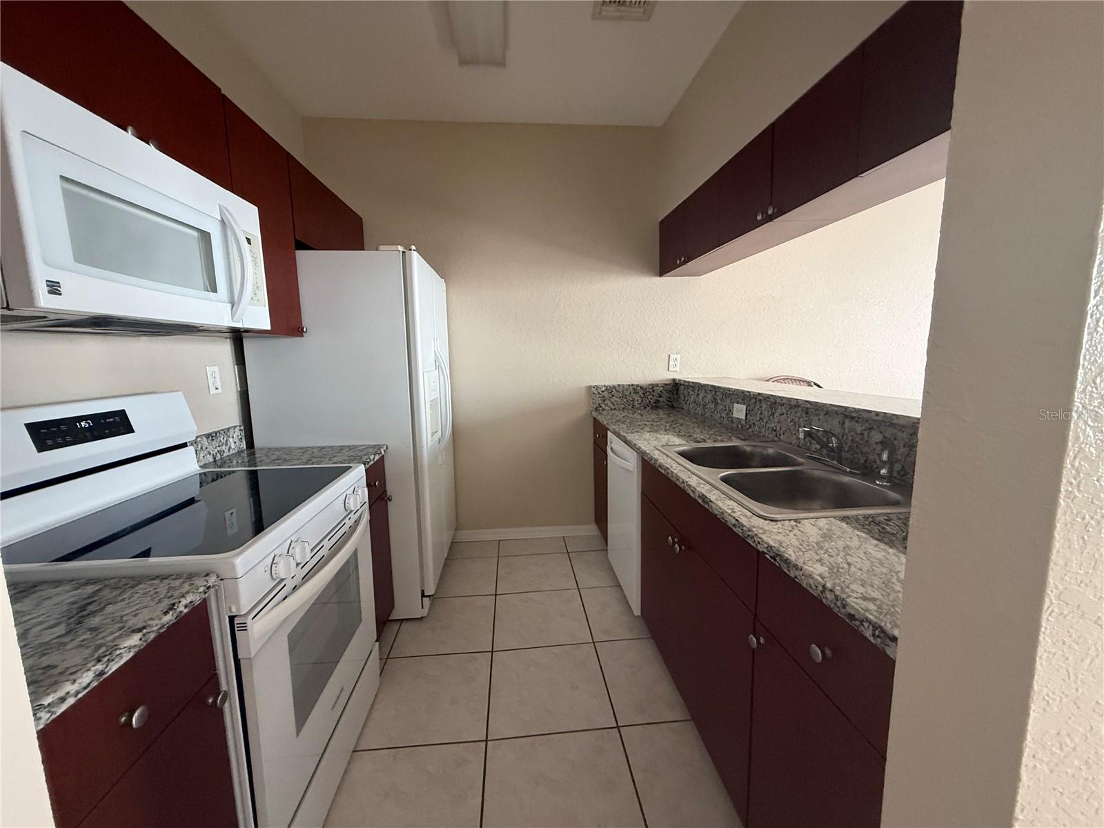 Image 4 of 12 For 2002 5th Avenue 302