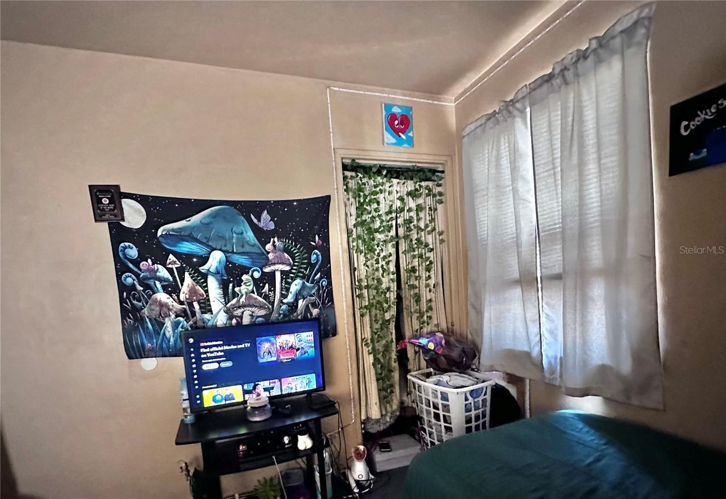 Image 4 of 5 For 3806 Wallace Avenue