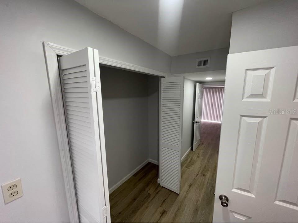 Image 5 of 16 For 3035 George Mason Avenue D19