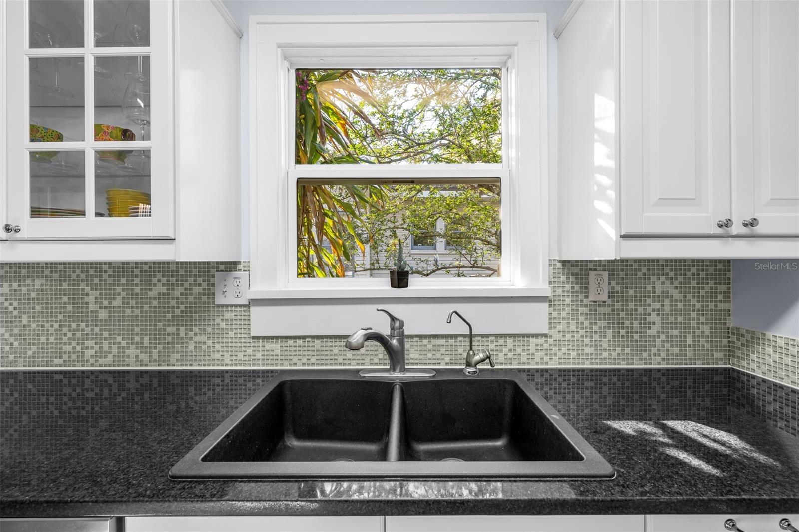 Image 11 of 40 For 201 Thomas Street