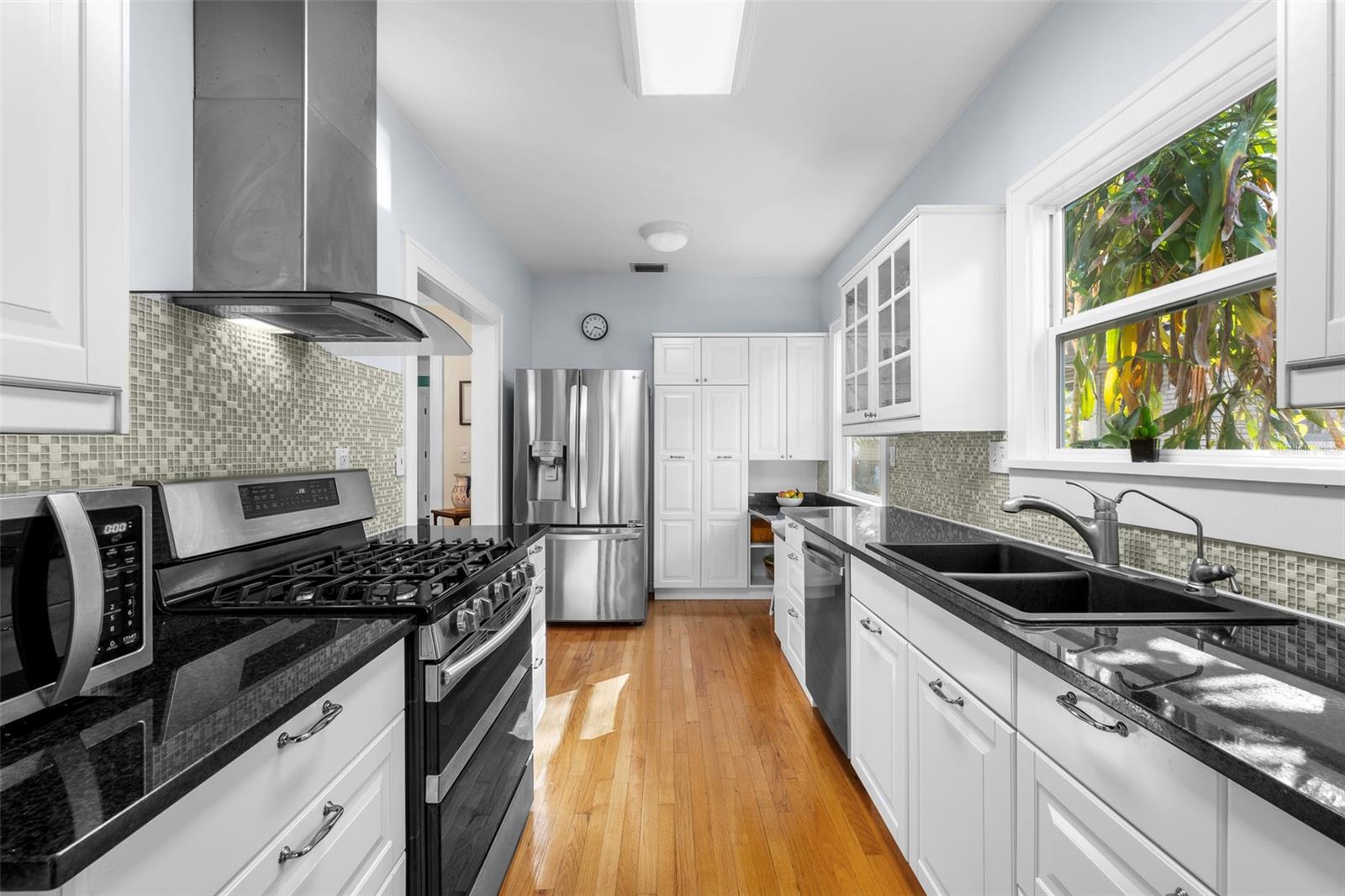 Image 12 of 40 For 201 Thomas Street