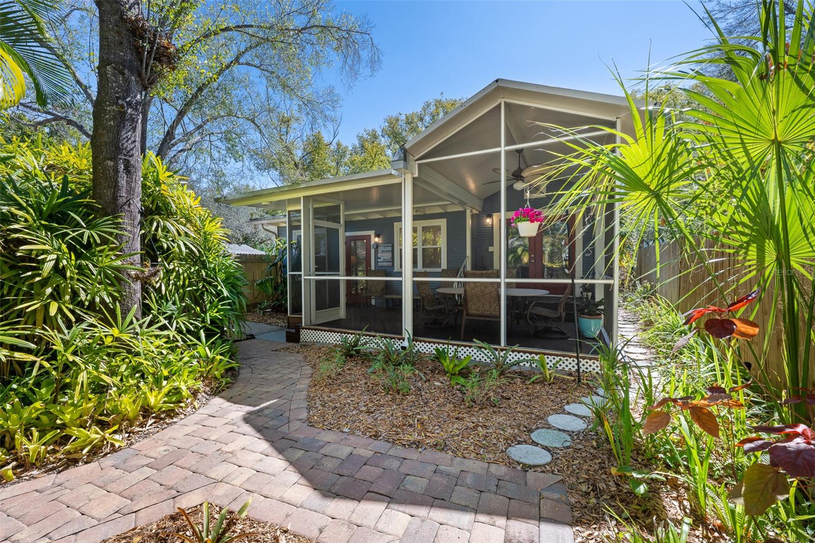 Image 25 of 40 For 201 Thomas Street