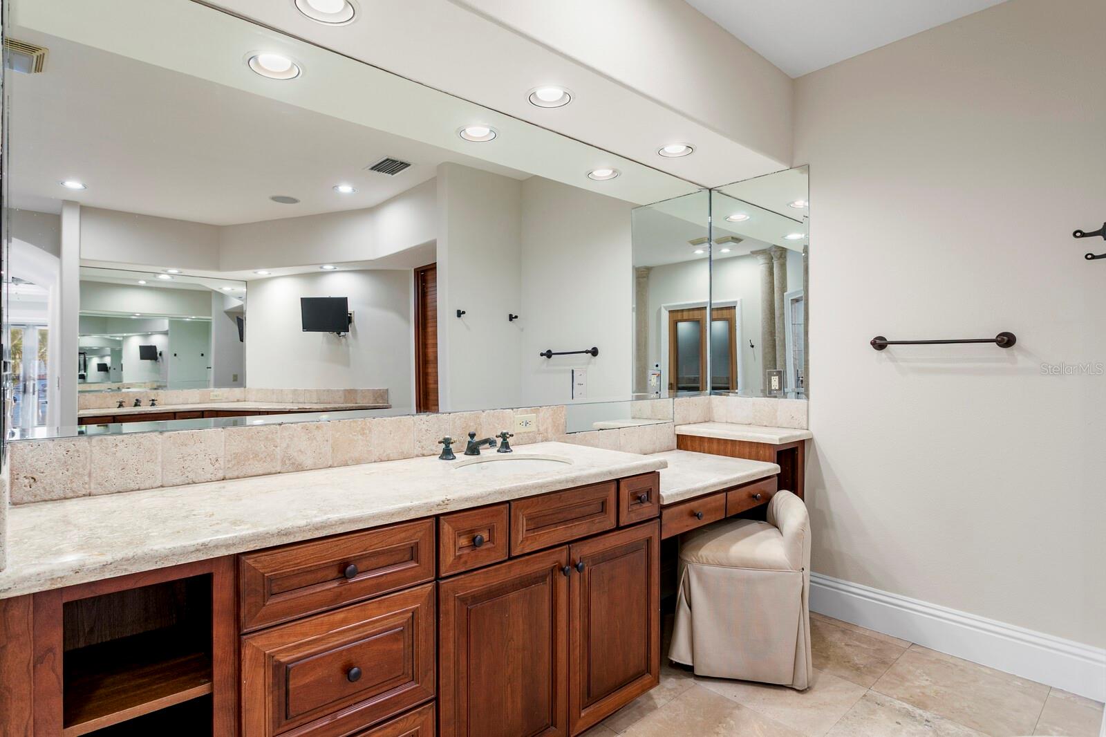 Image 26 of 50 For 6528 Surfside Boulevard