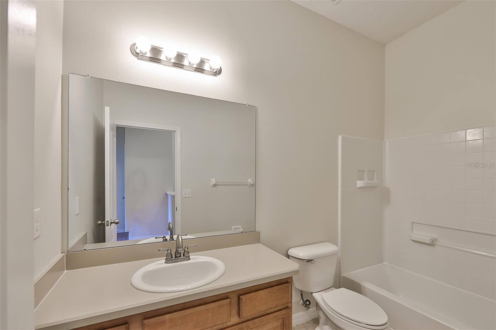 Image 29 of 36 For 7001 Interbay Boulevard 116