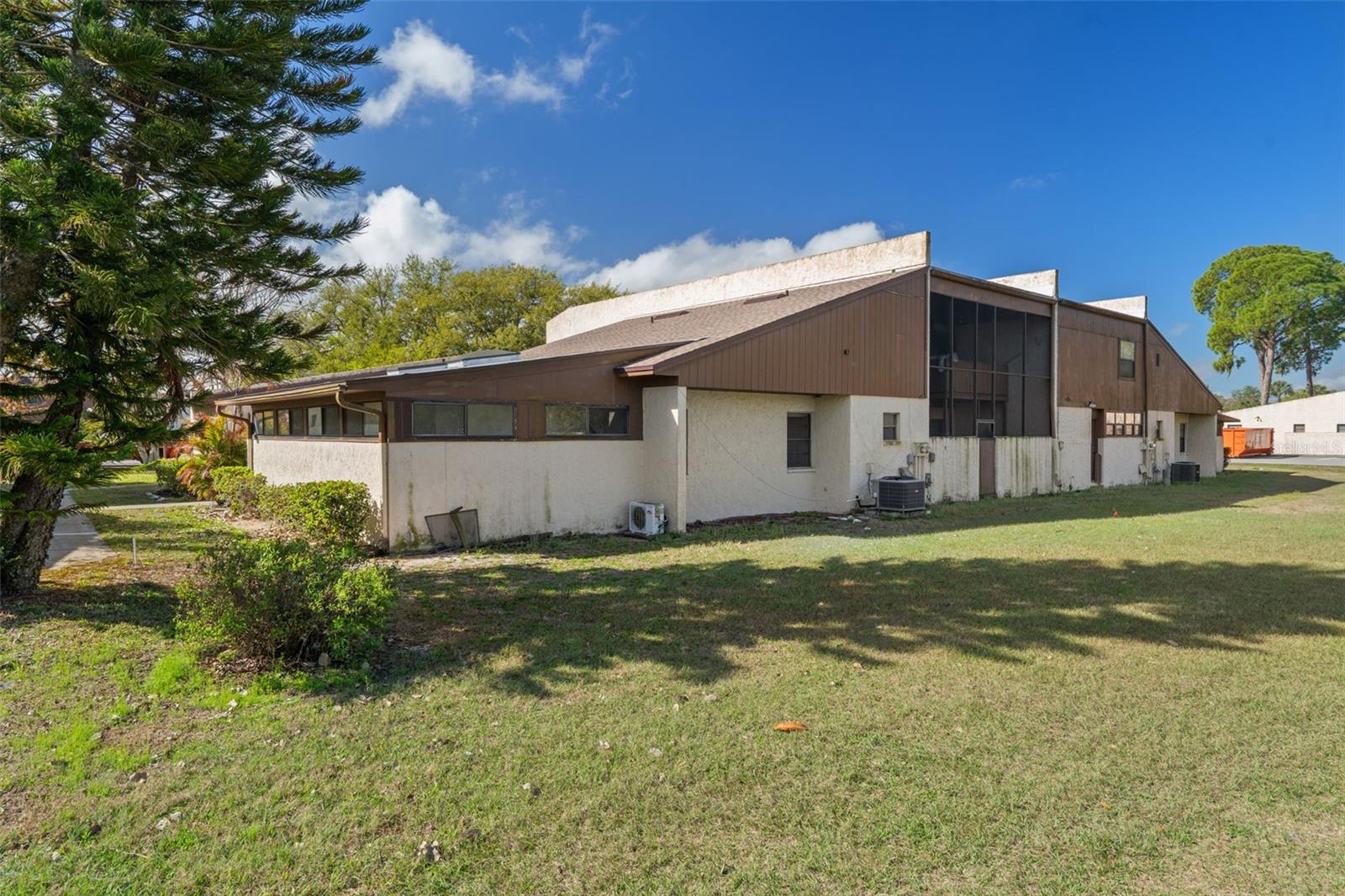 Image 8 of 68 For 1880 Crystal Lake Drive 65