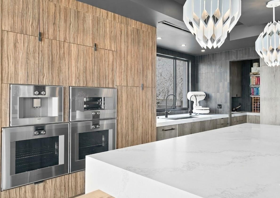 Image 10 of 54 For 2619 Bayshore Boulevard 200