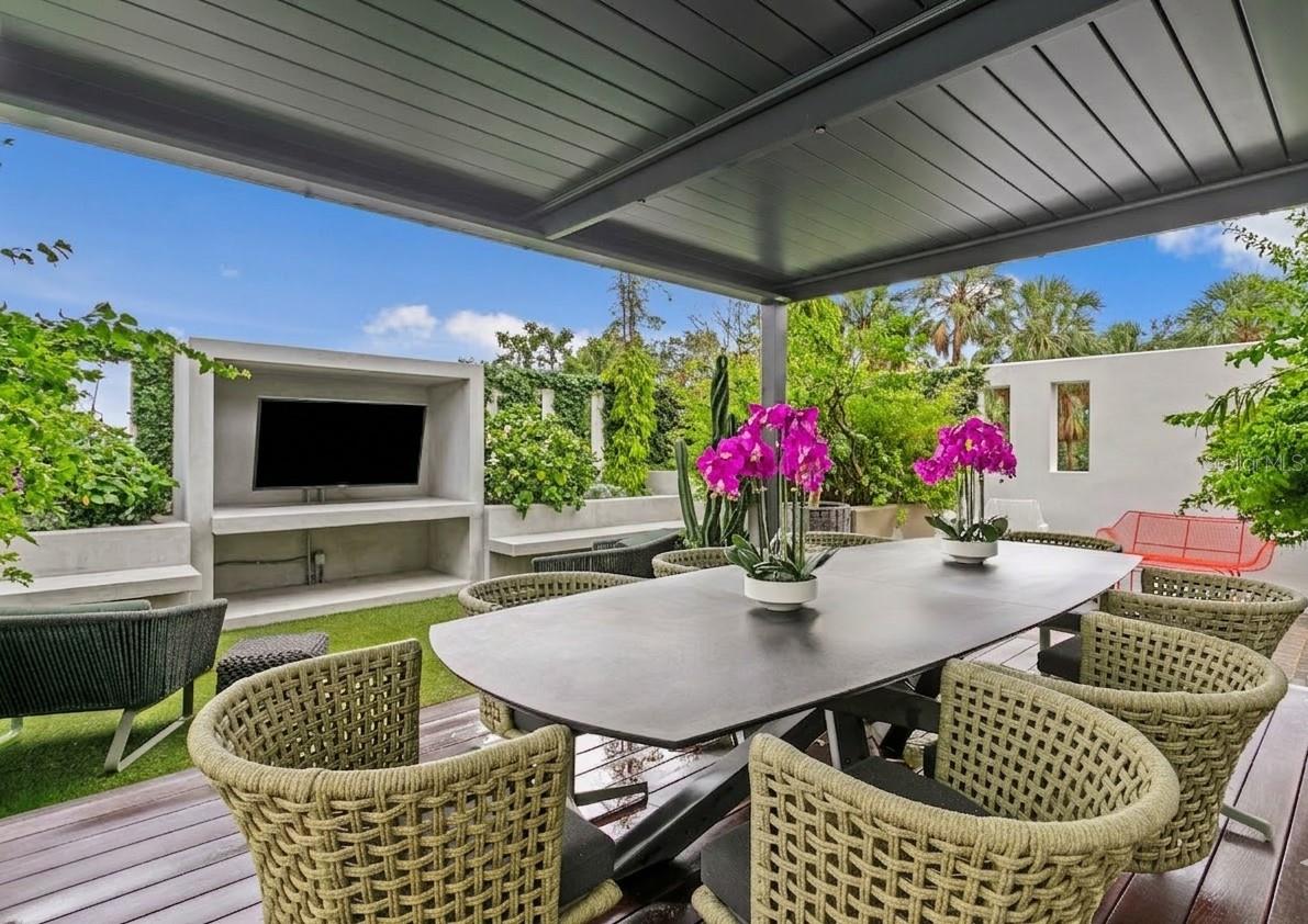 Image 16 of 54 For 2619 Bayshore Boulevard 200