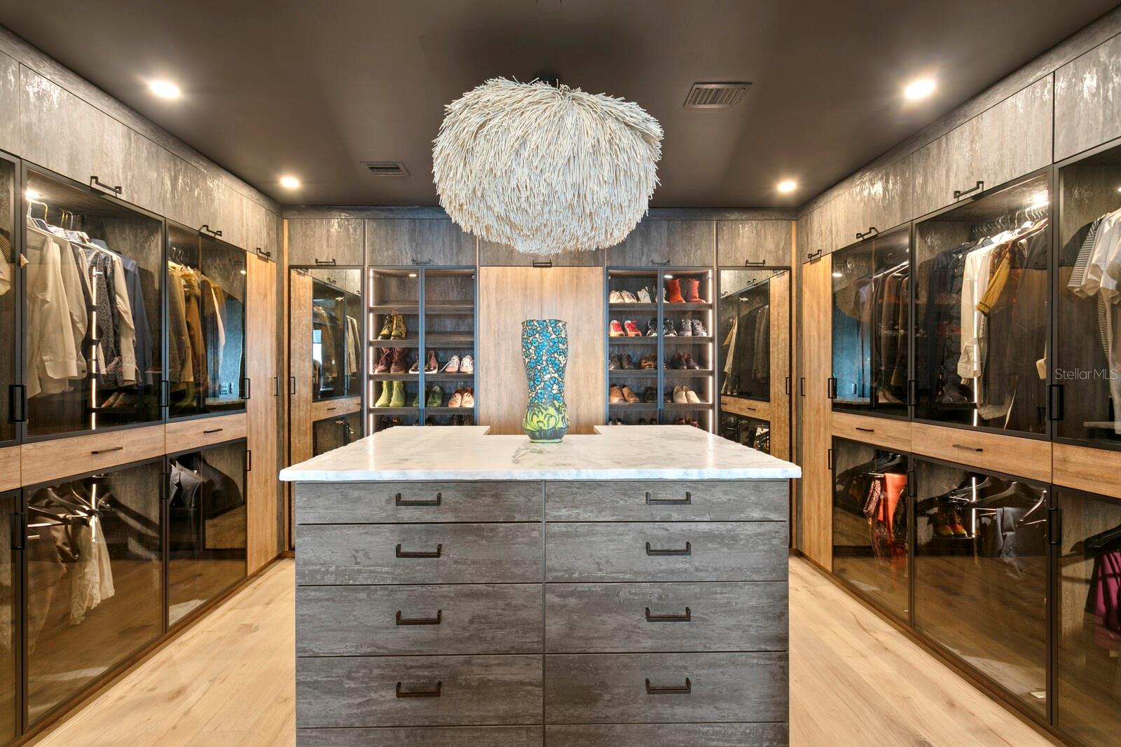 Image 19 of 54 For 2619 Bayshore Boulevard 200